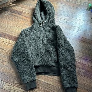 Women’s Lululemon Sherpa Scuba Size M/L or fits like size 8. Like New